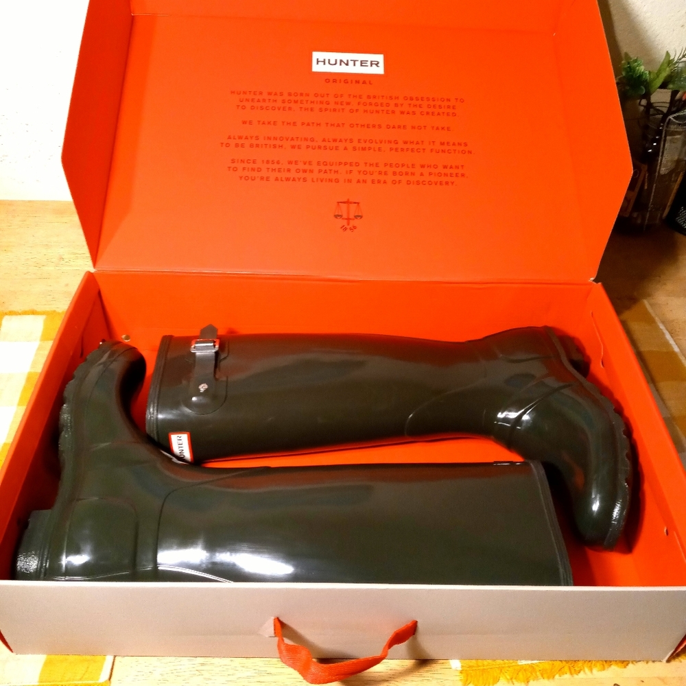 *SOLD*Hunter Rain Boots Size 8